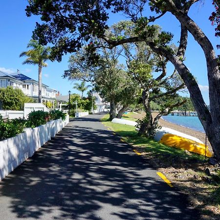 Last On The Strand, Russell - The Boathouse Luaran gambar